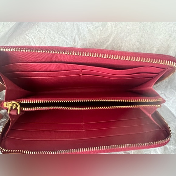 Authentic Prada pink wallet - Picture 3 of 5